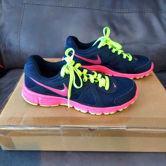 Womens Nike Revolution 2 sneakers Navy Pink Yellow Laces size 8 - Picture 8 of 9